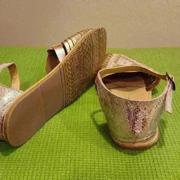 Rodeo Durango Women's Rose Gold flat with buckle strap sandals,  size 25 - Picture 13 of 14